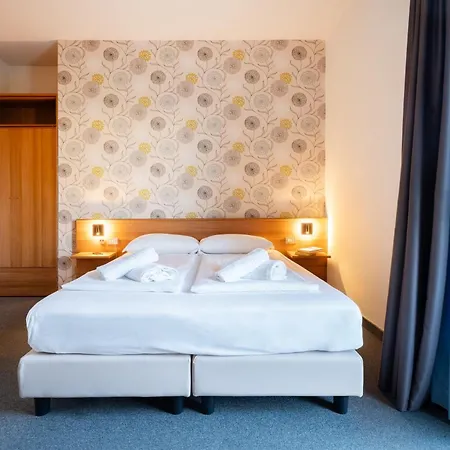 Ξενοδοχείο Al Castello 2*