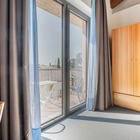 Al Castello 2* Torri Del Benaco