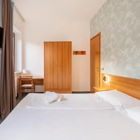 Al Castello 2* Torri Del Benaco