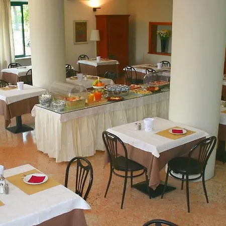 Al Castello Torri Del Benaco