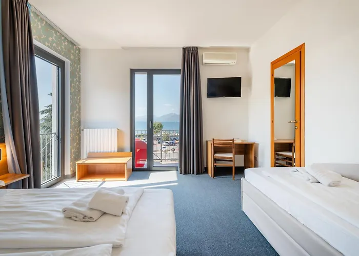 Al Castello Hotel Torri Del Benaco