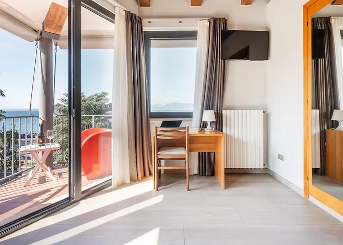 Al Castello Hotel Torri Del Benaco