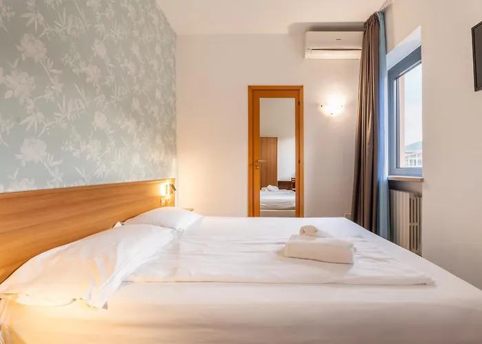 Al Castello Hotel Torri Del Benaco