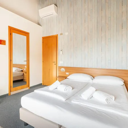 Al Castello 2* Torri Del Benaco